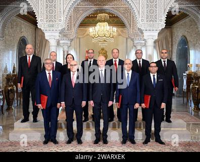 Le président tunisien Kais Saied reçoit les lettres de créance de nouveaux ambassadeurs en Tunisie d'un certain nombre de pays étrangers au Palais de Carthage, en Tunisie le président tunisien Kais Saied reçoit les lettres de créance de nouveaux ambassadeurs en Tunisie d'un certain nombre de pays étrangers au Palais de Carthage, en Tunisie, le 05 janvier 2024. Les ambassadeurs sont : - M. Diaa Khaled, Ambassadeur de la République tunisienne auprès de la République française. - M. Zuhair Bouras, Ambassadeur de la République tunisienne auprès de la République de Malte. - M. Tawfiq Chebbi, Ambassadeur de la République tunisienne auprès de la République de Pologne. - M Banque D'Images