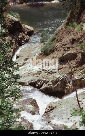 Lepsa, Vrancea County, Roumanie, env. 1991. Vue sur la cascade de Putna. Banque D'Images