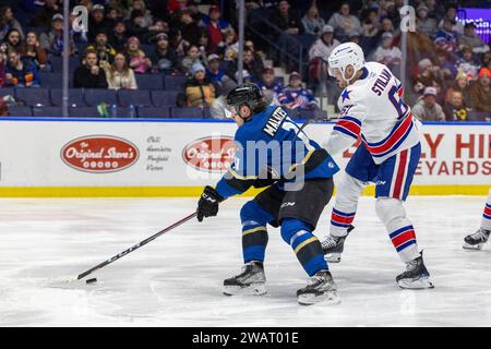 5 janvier 2024 : l'attaquant des Monsters de Cleveland James Malatesta (11) patine en troisième période contre les Americans de Rochester. Les Americans de Rochester ont accueilli les Monsters de Cleveland dans un match de la Ligue américaine de hockey à Blue Cross Arena à Rochester, New York. (Jonathan Tenca/CSM) Banque D'Images