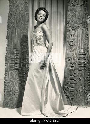 Danseuse américaine Ann Moon, danseuse afro-cubaine, années 1950 Banque D'Images