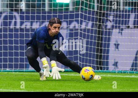 Milan, Italie. 06 janvier 2024. Yann Sommer du FC Internazionale se réchauffe lors du match de football Serie A 2023/24 entre le FC Internazionale et le Hellas Verona au stade Giuseppe Meazza, Milan, Italie, le 06 janvier 2024 crédit : Independent photo Agency/Alamy Live News Banque D'Images