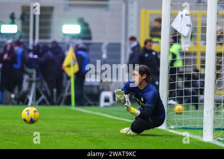 Milan, Italie. 06 janvier 2024. Yann Sommer du FC Internazionale se réchauffe lors du match de football Serie A 2023/24 entre le FC Internazionale et le Hellas Verona au stade Giuseppe Meazza, Milan, Italie, le 06 janvier 2024 crédit : Independent photo Agency/Alamy Live News Banque D'Images