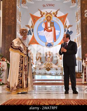 Le président égyptien Abdel Fattah El-Sisi assiste à la messe de Noël à la cathédrale de la Nativité du Christ, dans la nouvelle capitale administrative, le Caire le président égyptien Abdel Fattah El-Sisi assiste à la messe de Noël à la cathédrale de la Nativité du Christ, dans la nouvelle capitale administrative, le Caire, Égypte, le 6 janvier 2024. La messe de Noël avait commencé sous la présidence de sa Sainteté le Pape Tawadros II, Pape d'Alexandrie et Patriarche du Siège de Marc, dans la Cathédrale de la Nativité du Christ.photo par le Bureau du Président égyptien apaimages le Caire le Caire Egypte 070124 Egypt EPO 0010 Copyright Banque D'Images