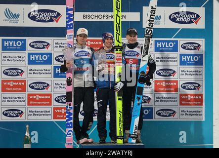 Bischofshofen, Österreich, 06 janvier 2024 : 72.internationale Vierschanzentennee, Skispringen, Herren, Weltcup, Bischofshofen, 4RTD, Paul-Außerleitner-Schanze, Dreikönigsspringen Die Tagesseiger BEI der Siegerehrung : 1. KRAFT Stefan (AUT) 2. KOBAYASHI Ryoyu (JPN) 3. LANISEK Anze (SLO) Banque D'Images