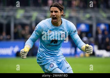 Milan, Italie. 6 janvier 2024. Yann Sommer du FC Internazionale célèbre lors du match de football Serie A entre le FC Internazionale et le Hellas Verona FC. Crédit : Nicolò Campo/Alamy Live News Banque D'Images