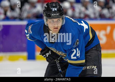5 janvier 2024 : l'attaquant Cameron Butler (42) des Monsters de Cleveland patine en troisième période contre les Americans de Rochester. Les Americans de Rochester ont accueilli les Monsters de Cleveland dans un match de la Ligue américaine de hockey à Blue Cross Arena à Rochester, New York. (Jonathan Tenca/CSM) Banque D'Images