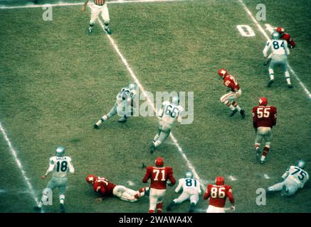 DALLAS, TX - 12 NOVEMBRE : Dewey Bohling #26 des Bills de Buffalo court avec le ballon lors d'un match de l'AFL contre les Texans de Dallas le 12 novembre 1961 au Cotton Bowl à Dallas, Texas. (Photo de Hy Peskin) *** Légende locale *** Dewey Bohling Banque D'Images