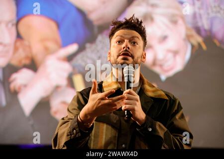 Limoges, France. 6 janvier 2024. Acteur français, scénariste, comédien, producteur keV Adams présente en avant-première le film « Maison de retraite 2 » au cinéma « Grand Ecran » à Limoges. Cette comédie populaire est réalisée par Claude Zidi Jr, fils du réalisateur, scénariste et producteur français Claude Zidi. Photo de HM Images/Alamy Live News. Banque D'Images