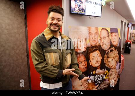 Limoges, France. 6 janvier 2024. Acteur français, scénariste, comédien, producteur keV Adams présente en avant-première le film « Maison de retraite 2 » au cinéma « Grand Ecran » à Limoges. Cette comédie populaire est réalisée par Claude Zidi Jr, fils du réalisateur, scénariste et producteur français Claude Zidi. Photo de HM Images/Alamy Live News. Banque D'Images