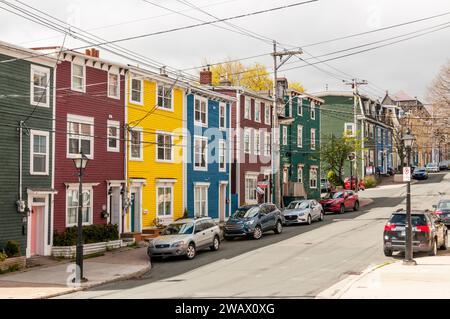 Jellybean rangée ou de maisons colorées sur Gower Street, St John's, Terre-Neuve Banque D'Images