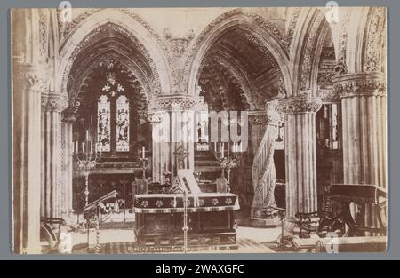 Chœur de la chapelle Rosslyn près d'Édimbourg, Écosse, Alexander Adam Inglis, 1881 - 1910 photographie Rosslyn Chapel papier imprimé albumen intérieur de l'église Rosslyn Chapel Banque D'Images