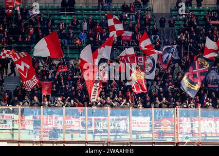 17 décembre 2023 Milan - Italie - sport, football - Milan vs Monza Championnat d'Italie 2023/2024 - Stade G. Meazza - dans l'image : supporters Monza Banque D'Images