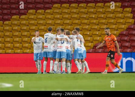 Brisbane, Australie. 6 janvier 2024. Les joueurs du Sydney FC célèbrent leur premier but lors d'un match d'Isuzu Ute A League. Banque D'Images