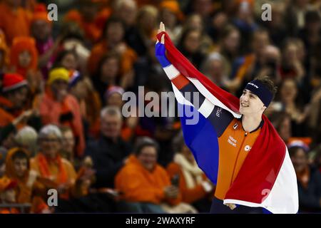 HEERENVEEN - Jenning de Boo (NED) se réjouit après avoir remporté le 500 mètres aux distances du Championnat d'Europe. ANP VINCENT JANNINK Banque D'Images