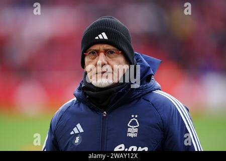 Julio Figueroa, entraîneur adjoint de Nottingham Forest, lors du match du troisième tour de la coupe FA Emirates au City Ground, Nottingham. Date de la photo : dimanche 7 janvier 2024. Banque D'Images