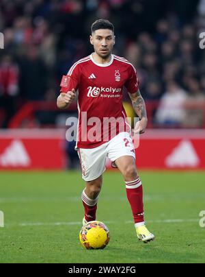 Gonzalo Montiel de Nottingham Forest lors du match du troisième tour de la coupe FA Emirates au City Ground, Nottingham. Date de la photo : dimanche 7 janvier 2024. Banque D'Images