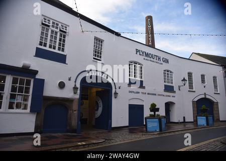 La distillerie Plymouth Gin, construite en 1431, connue sous le nom de « Black Friars » Banque D'Images