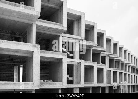 Détail de l'architecture géométrique, bâtiment moderne de structure en béton, fond abstrait d'architecture en béton, béton de construction. geomet moderne minimal Banque D'Images