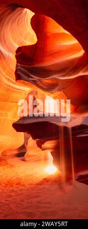 Avertical shot dans la célèbre antilope de canyon près de la page arizona usa - Voyage et beauté du concept de la nature Banque D'Images