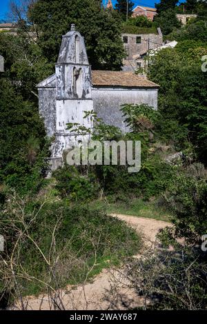 Église abandonnée à Peritheia, Thinali, Corfou, Grèce. Octobre 2022 Banque D'Images