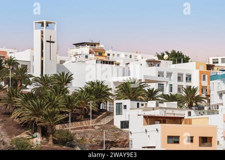 Morro Jable sur l'île canarienne de Fuerteventura, Espagne. La ville est située sur la péninsule de Jandía, municipalité de Pájara. Banque D'Images