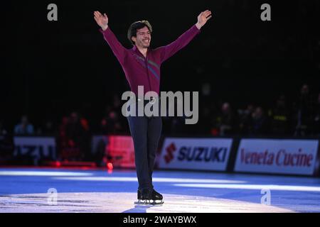 Bologne, Italie. 06 janvier 2024. Keegan Messing salue lors de 2024 bol on Ice - Plushenko et ses amis, compétition de patinage sur glace à Bologne, Italie, janvier 06 2024 crédit : Agence de photo indépendante/Alamy Live News Banque D'Images