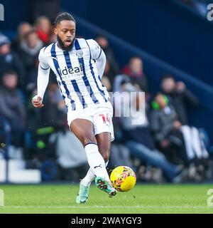 West Bromwich, Royaume-Uni. 07 janvier 2024. Nathaniel Chalobah de West Bromwich Albion sur le ballon lors de l'Emirates FA Cup match entre West Bromwich Albion et Aldershot Town aux Hawthorns, West Bromwich, Angleterre le 7 janvier 2024. Photo de Stuart Leggett. Usage éditorial uniquement, licence requise pour un usage commercial. Aucune utilisation dans les Paris, les jeux ou les publications d'un seul club/ligue/joueur. Crédit : UK Sports pics Ltd/Alamy Live News Banque D'Images