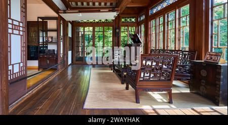 Intérieur du salon de Beak Inje House, une maison traditionnelle coréenne d'une famille riche, Bukchon Village, Séoul, Corée du Sud Banque D'Images