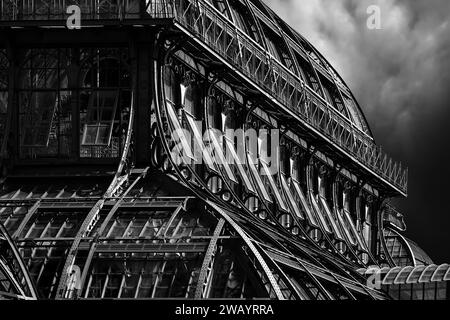 Vue partielle d'une construction en acier et verre à Vienne conçu ba Eifel Banque D'Images