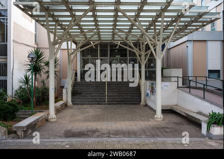 Palerme, Sicile, Italie, 14 décembre 2023 - entrée de la faculté de l'université de Palerme Banque D'Images