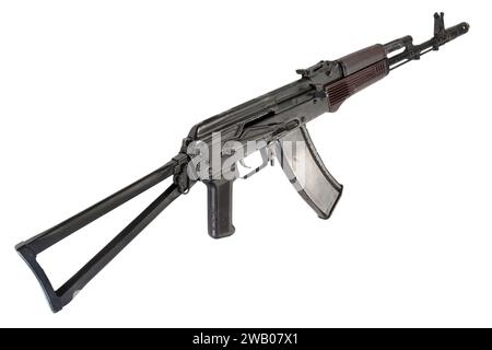 Kalashnikov AK 74 avec papier pliant isolé sur fond blanc Banque D'Images