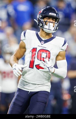 06 janvier 2024 : le Wide Receiver Xavier Hutchinson (19) des Texans de Houston lors d'un match de la NFL contre les Colts d'Indianapolis au Lucas Oil Stadium d'Indianapolis, Indiana. John Mersits/CSM. Banque D'Images