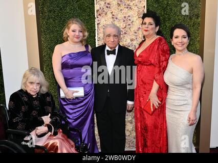 Beverly Hills, États-Unis. 07 janvier 2024. Helen Morris, Francesca Scorsese, Martin Scorsese, Cathy Scorsese et Domenica Cameron-Scorsese lors du 81e Golden Globe Awards qui s'est tenu à l'hôtel Beverly Hilton le 7 janvier 2024 à Beverly Hills, en Californie. Crédit : PMC/Alamy Live News Banque D'Images