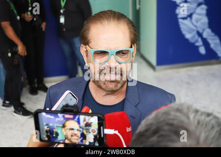 Rio de Janeiro, Brésil. 07 janvier 2024. Reinaldo Carneiro Bastos, président de la Fédération de football de São Paulo, dit au revoir à Mário Jorge Lobo Zagallo, lors de son sillage au siège de la Confédération brésilienne de football - CBF, à Barra da Tijuca, à l'ouest de Rio de Janeiro, ce dimanche 7. Le seul quadruple champion du monde en équipe nationale de football, Zagallo est décédé à l'âge de 92 ans à cause de défaillances multiples d'organes, dans la nuit du vendredi 5 janvier 2024. Crédit : Brazil photo Press/Alamy Live News Banque D'Images