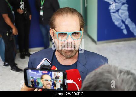 Rio de Janeiro, Brésil. 07 janvier 2024. Reinaldo Carneiro Bastos, président de la Fédération de football de São Paulo, dit au revoir à Mário Jorge Lobo Zagallo, lors de son sillage au siège de la Confédération brésilienne de football - CBF, à Barra da Tijuca, à l'ouest de Rio de Janeiro, ce dimanche 7. Le seul quadruple champion du monde en équipe nationale de football, Zagallo est décédé à l'âge de 92 ans à cause de défaillances multiples d'organes, dans la nuit du vendredi 5 janvier 2024. Crédit : Brazil photo Press/Alamy Live News Banque D'Images