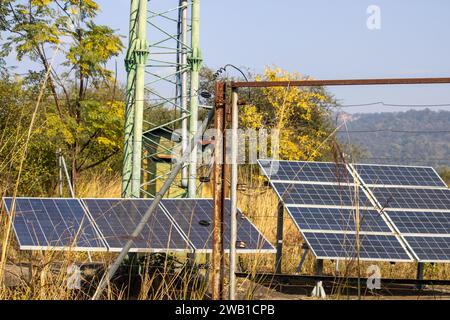 Dehradun,Uttarakhand Inde-août 17 2023-éclairant l'énergie propre future d'Uttarakhand avec la puissance transformatrice des plaques solaires.image de haute qualité Banque D'Images