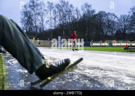 Utrecht, pays-Bas. 08 janvier 2024. UTRECHT - patineurs sur la patinoire du Doornsche IJsclub. ANP JEROEN JUMELET pays-bas Out - belgique Out Credit : ANP/Alamy Live News Banque D'Images