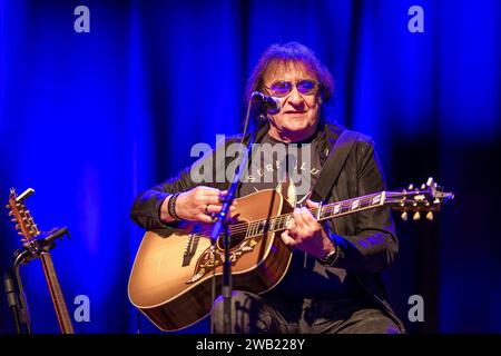 Cottbus, Allemagne. 05 janvier 2024. L'ex-leader de Puhdys Dieter 'Maschine' Birr sera sur scène avec son programme 'Maschine intim - Lieder für Generationen'. Crédit : Frank Hammerschmidt/dpa/Alamy Live News Banque D'Images