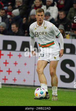 Fussball, Testspiel, Freundschaftsspiel, Bayer 04 Leverkusen - Vanezia CF, 07.01.2024, BayArena Leverkusen Michael Svoboda FC Vanecia Aktion, Einzelbild, Fotocopright Gladys Chai von der Laage les règlements DFL interdisent toute utilisation de photographies comme séquences d'images et/ou quasi-vidéo. Banque D'Images