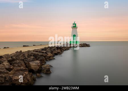 Le phare historique de Port Dalhousie Range Front Lighthouse au lac Ontario, Canada. Banque D'Images