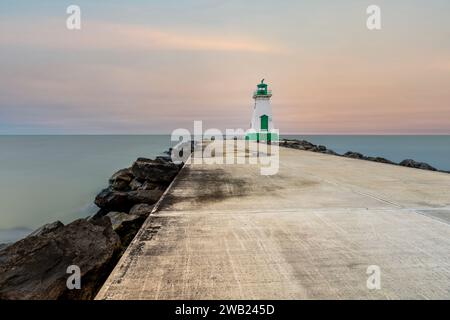 Le phare historique de Port Dalhousie Range Front Lighthouse au lac Ontario, Canada. Banque D'Images