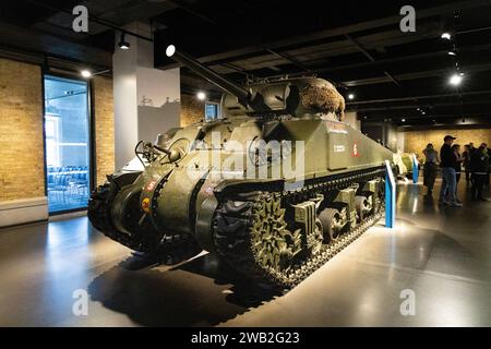 Char Sherman M4A4 exposé à l'Imperial War Museum, Londres, Angleterre Banque D'Images