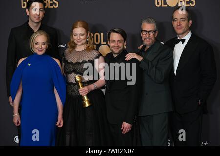 Los Angeles, États-Unis. 07 janvier 2024. LOS ANGELES, ÉTATS-UNIS. 07 janvier 2024 : J. Smith-Cameron, Nicholas Braun, Sarah Snook, Kieran Culkin, Alan Ruck et Matthew MacFadyen dans la salle de presse du 81e Golden Globe Awards à l'hôtel Beverly Hilton. Crédit photo : Paul Smith/Alamy Live News Banque D'Images