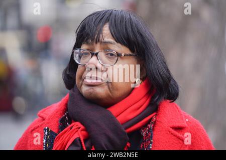 Londres, Royaume-Uni. 8 janvier 2024. Diane Abbott ancienne secrétaire d'État à l'intérieur fantôme sous Jeremy Corbyn et députée travailliste de Hackney North et Stoke Newington à Westminster. Crédit : amer ghazzal/Alamy Live News Banque D'Images