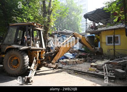 Mumbai, Inde. 05 janvier 2024. MUMBAI, INDE - JANVIER 4 : BMC a démoli un abri anticancéreux près de l'hôpital Tata à PAREL, le 4 janvier 2024 à Mumbai, en Inde. (Photo Raju Shinde/Hindustan Times/Sipa USA ) crédit : SIPA USA/Alamy Live News Banque D'Images