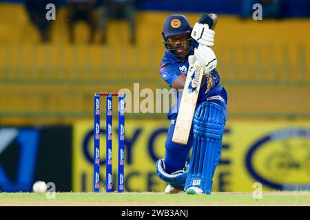 Colombo, Sri Lanka. 08 janvier 2024. Janith Liyanage, sri lankaise, joue un tir lors du 2e match international de cricket d'une journée (ODI) entre Sri Lanka et Zimbabwe au R. Premadasa Stadium de Colombo le 08 janvier 2024. Viraj Kothalwala/Alamy Live News Banque D'Images