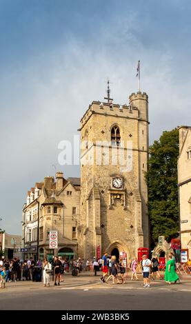 Royaume-Uni, Angleterre, Oxfordshire, Oxford, Queen Street, tour Carfax, vestiges de l’église médiévale St Martin Banque D'Images