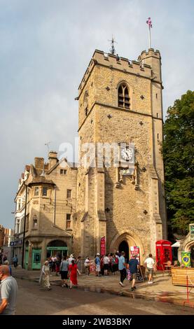 Royaume-Uni, Angleterre, Oxfordshire, Oxford, Queen Street, tour Carfax, vestiges de l’église médiévale St Martin Banque D'Images