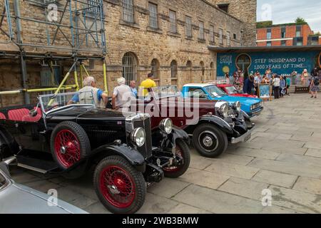 Royaume-Uni, Angleterre, Oxfordshire, Oxford, Castle Courtyard, salon de voitures anciennes Open Doors Banque D'Images