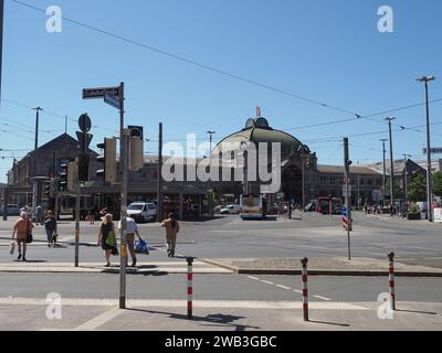 NUREMBERG, ALLEMAGNE - VERS JUIN 2022 : gare centrale de Nuremberg Hauptbahnhof Banque D'Images